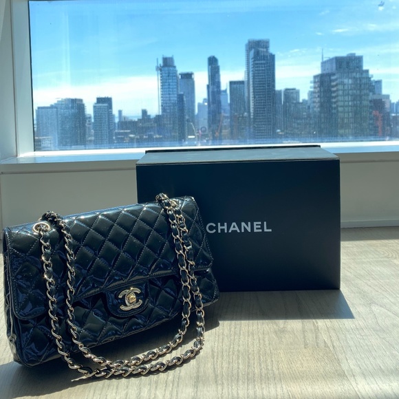 AUTHENTIC Chanel Black Patent Leather Medium Class - Picture 1 of 9